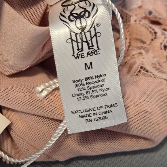 We Are HAH Peach Pink Lace Vneck Adjustable Strap Bralette Size Medium - Picture 4 of 5